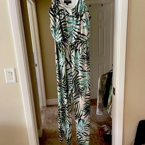 So pretty tropical jumpsuit!